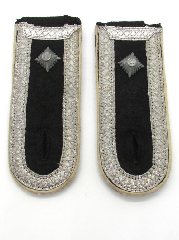 Waffen-SS Infanterie Oberscharführer Shoulder Boards
