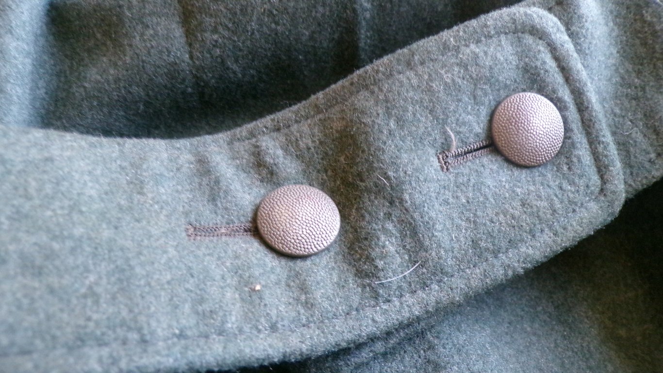 MINT M35 unit marked Wachmantel