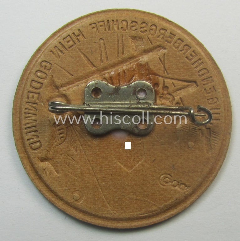 Commemorative - beige-coloured and/or: carton-based(!) - 'Marine HJ'- (ie. Hitlerjugend-) related 'tinnie' depicting a sailing-ship and 'HJ-Raute' and showing the text: 'Jugenherbergsschiff Hein Godewind'