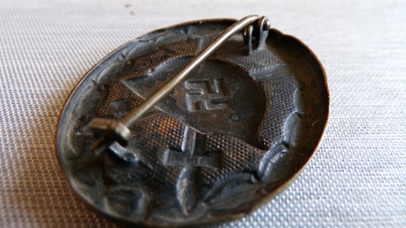 Black Wound Badge with Award Document