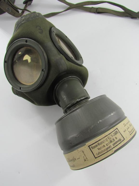 AUER German Luftschutz gasmask set..... Almost Mint