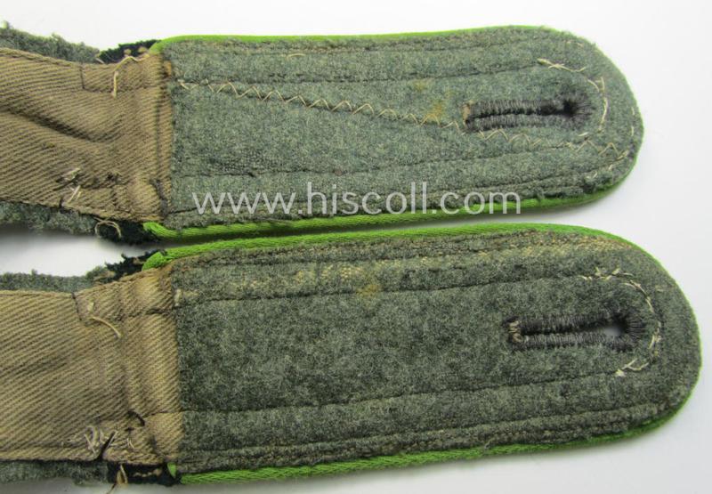 Pair of WH (Heeres) NCO-type shoulderstraps: 'Uffz. der PZ-Gren.-Trpn.'