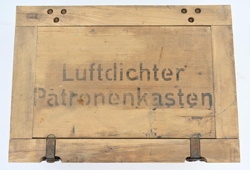 German WH 'Luftdichten Patronenkasten' Ammunition box