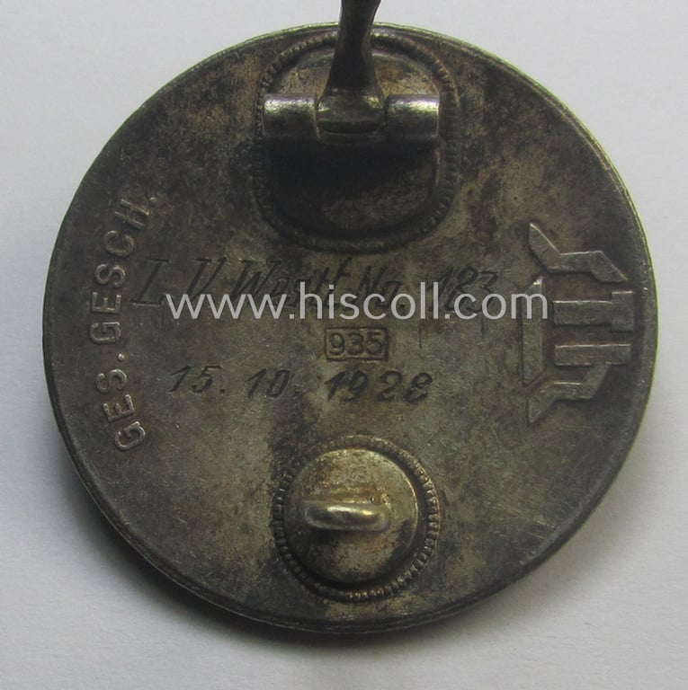 Enamelled lapel-pin: 'Der Stahlhelm' - Bund der Frontsoldaten (Sta) - Eintrittsabzeichen 1928' being a period-engraved example that comes in an overall very nicely preserved condition