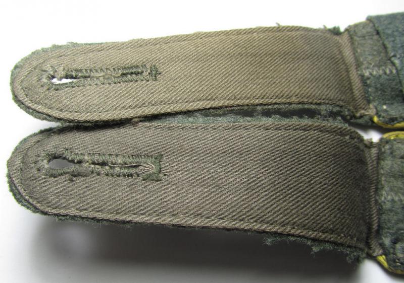 Attractive - and/or matching! - pair of mid-war-period, so-called: 'M43'-pattern, WH (Heeres) NCO-type shoulderstraps that comes with its attached 'Überschube'-pair as was intended for an: 'Unteroffizier des Heeres-Nachrichten-Abteilungs 644'