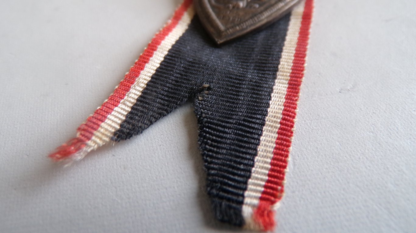 Bayer Kriegerbund membership badge 1874