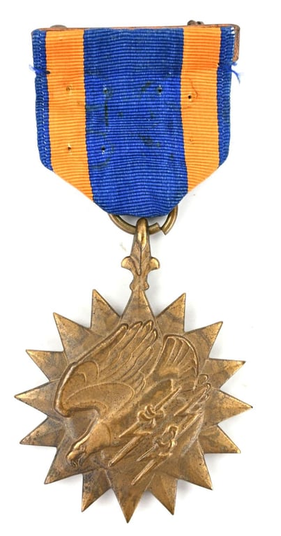 US WW2 Air Medal in Case