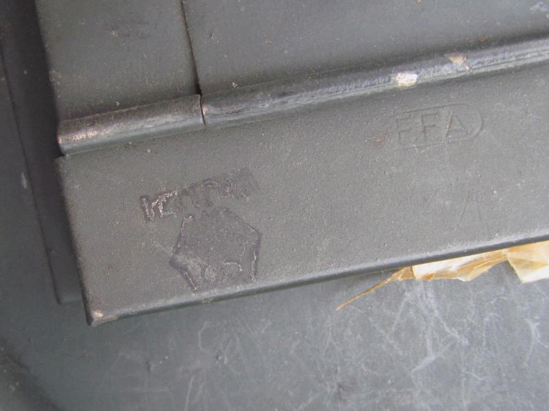 Reichswehr /Wehrmacht Early Short Gasmask Cannister ( complete )