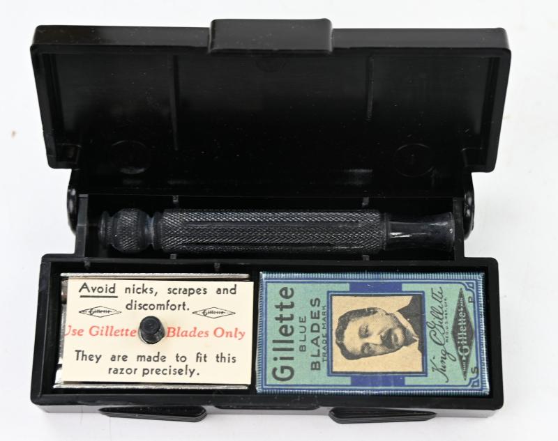 US WW2 Enlisted Men 'Gillette' Safety Razor in case