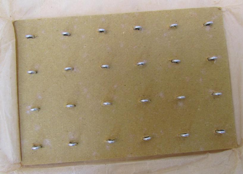 Neat - and/or fully matching! - pair of the desirable, aluminium-based- and/or: 'pebbled'-styled, so-called WH (Heeres-/Luftwaffe) regimental- ie. company shoulderstrap-buttons numbered: '1', all identically marked: 'Extra Fein' on their backs