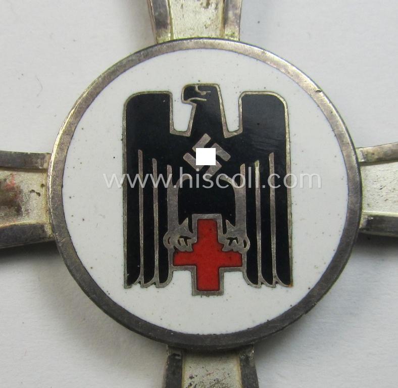 Superb - nicely enamelled and actually fairly scarcely found! - so-called: 'DRK-Schwesternkreuz des 2. Modell' that comes as issued and/or stored for decades