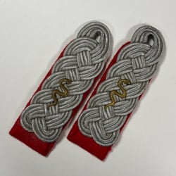 WH Vetinary Pair of Shoulder boards on Red...