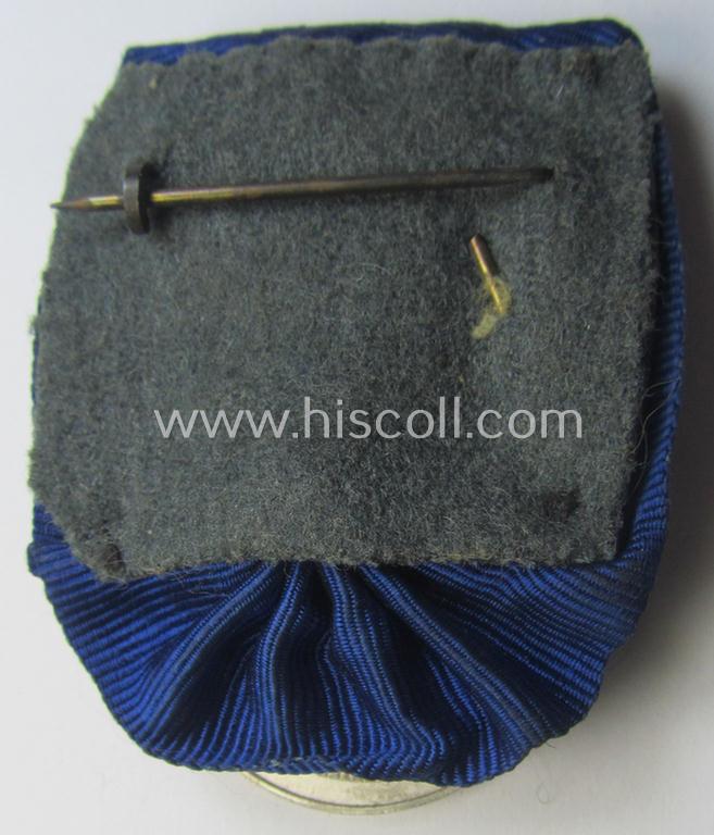 Bright silver-toned WH (Heeres- o. KM) so-called: 'Einzelspange' showing a: 'WH-Dienstauszeichnung 4. Stufe' (as was intended for 4 years of loyal-service) and that shows a detailed, 'Heeres'-type-eagle-device, period-attached