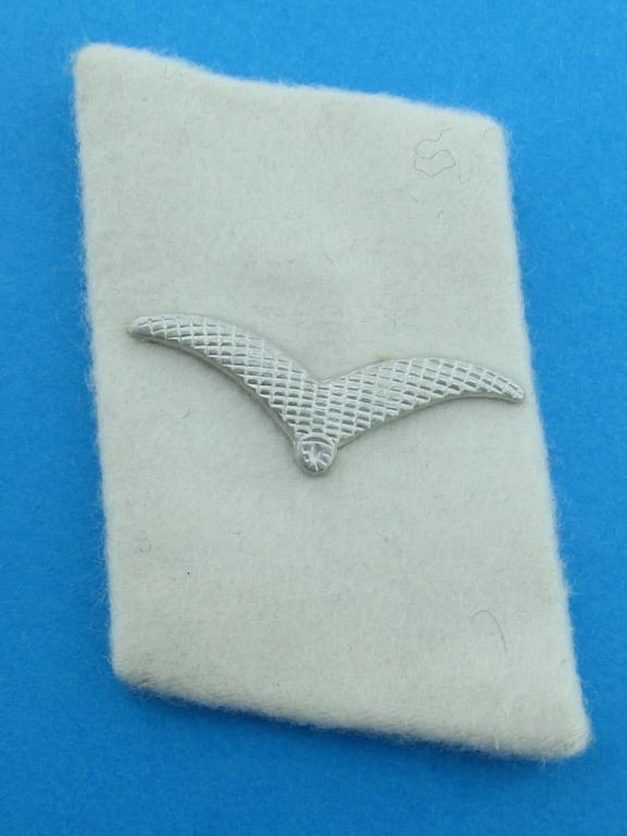 Hermann Göring division collar tabs ( unissued )