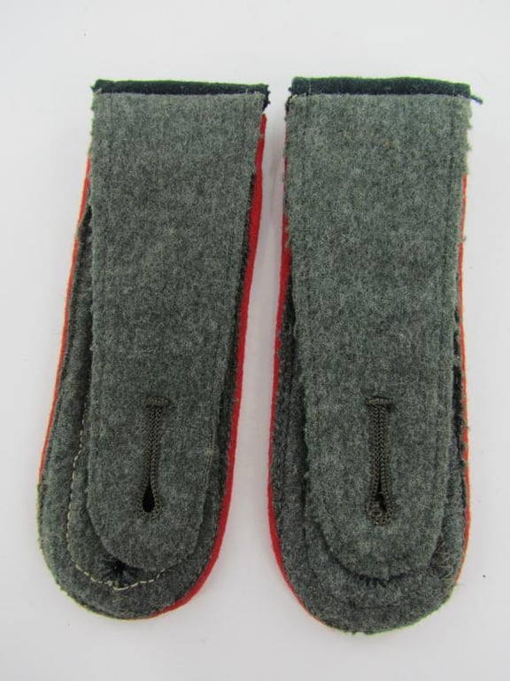 Wehrmacht M36 army (Heer) artillery shoulder boards for a Feldwebel