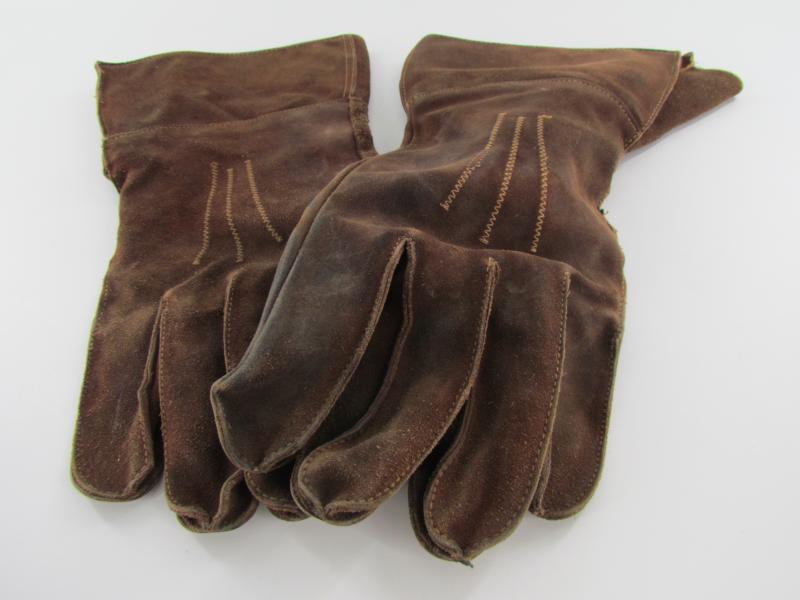 Luftwaffe Pilot Gloves dated 1944 and LBA Marked