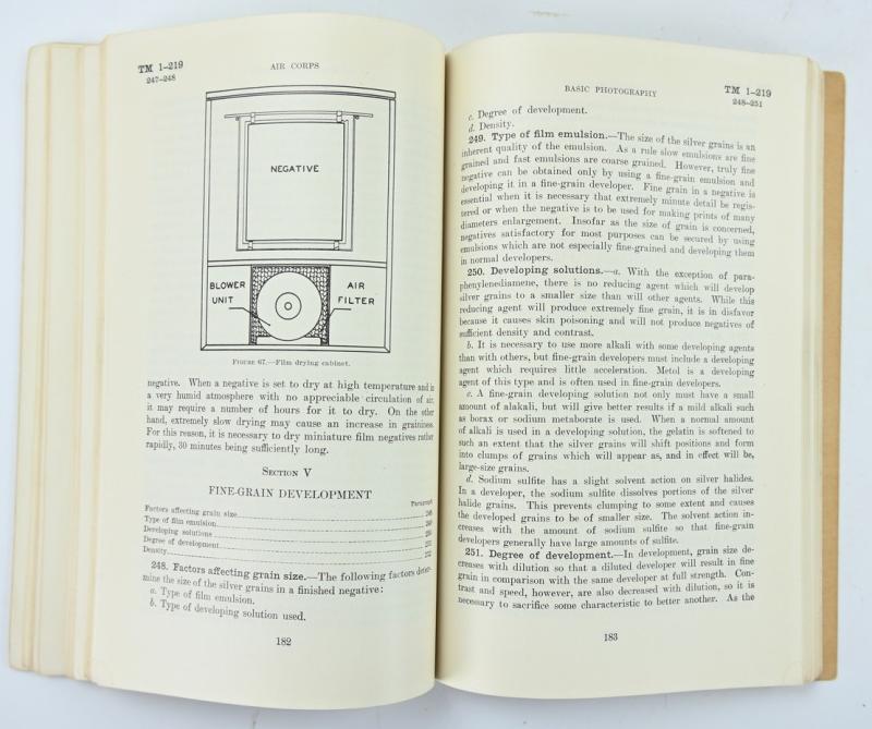 US WW2 TM 1-219 Technical Manual Basic Photography