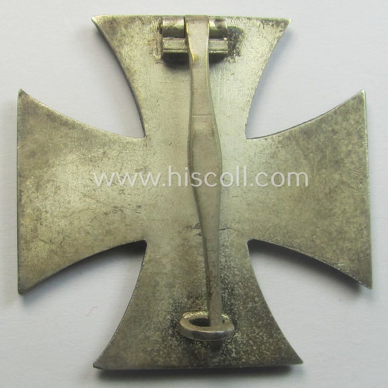 'Eisernes Kreuz 1. Klasse' being a non-maker-marked example by: 'Otto Schickle'