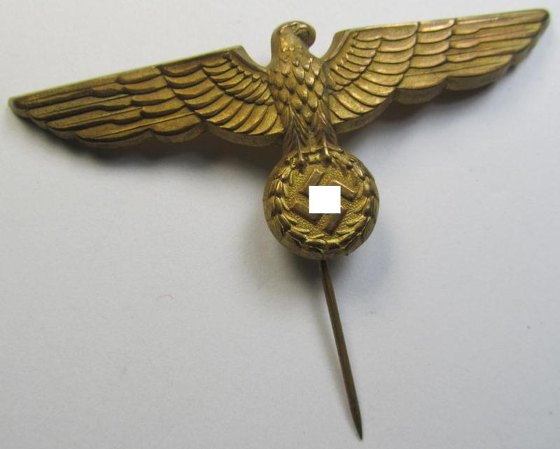 Superb - and scarcely encountered! - bright-golden-toned WH (Kriegsmarine) eagle-pin, as was specifically intended for attachment onto the (white- and/or blue-topped-) KM (NCO- ie. officers'-type visor-caps (ie. 'Schirmmützen')