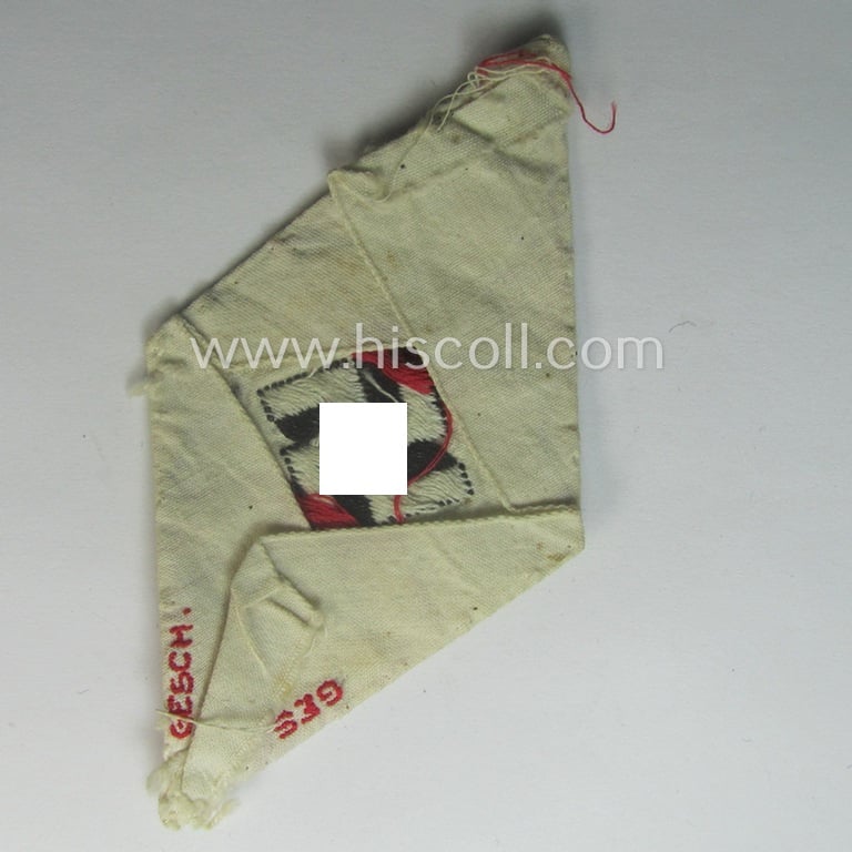 'Standard-issued'-pattern, 'Hitlerjugend'- ie. 'Bund Deutsche Mädel (HJ/BDM) so-called: 'Ärmelraute' as was executed in so-called 'BeVo'-weave pattern