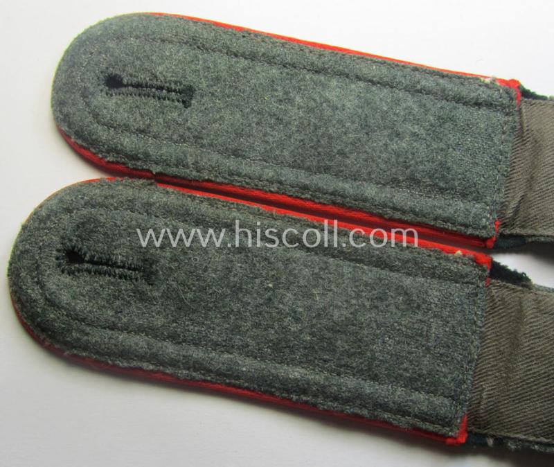 Pair of WH (Heeres) early-war-period- (ie. 'M40'-pattern) NCO-type shoulderstraps as was intended for usage by an: 'Unterwachtmeister eines (Sturm)Art.-Abts. o. Rgts.'