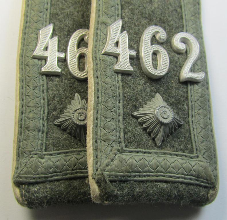 Superb - and fully matching! - pair of neatly 'cyphered', WH (Heeres) 'M41/M43'-pattern shoulderstraps as was intended for usage by a: 'Feldwebel des Infanterie-Rgts. 462' and that comes as recently found