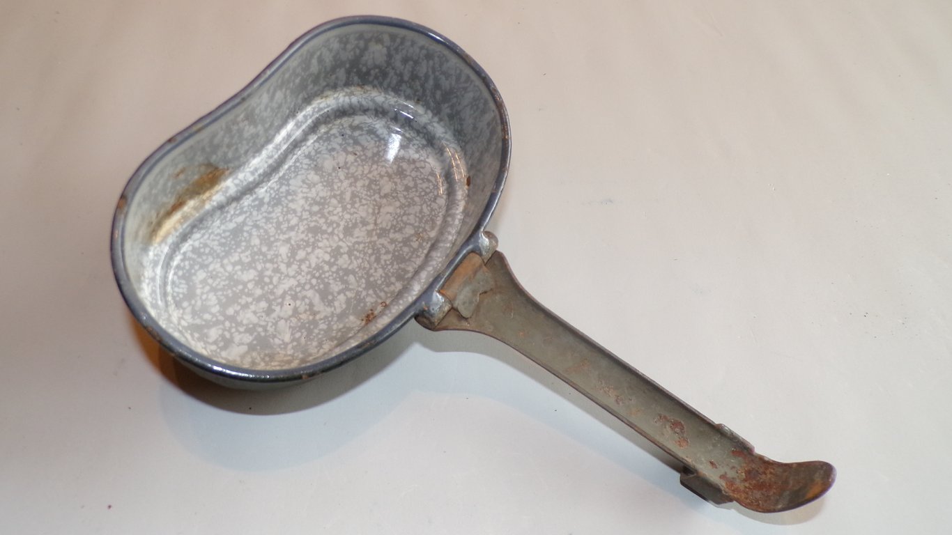 Imperial German Enamelled Steel Mess Kit