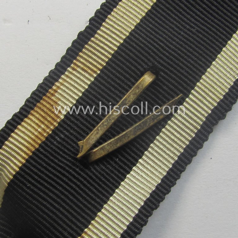 'Wiederholungsspange zum EK II. Klasse' (or bar to the WWI IC 2nd class) being a non-maker-marked example as executed in the seldomly seen smaller-sized, so-called: 'Prinzengrösse'