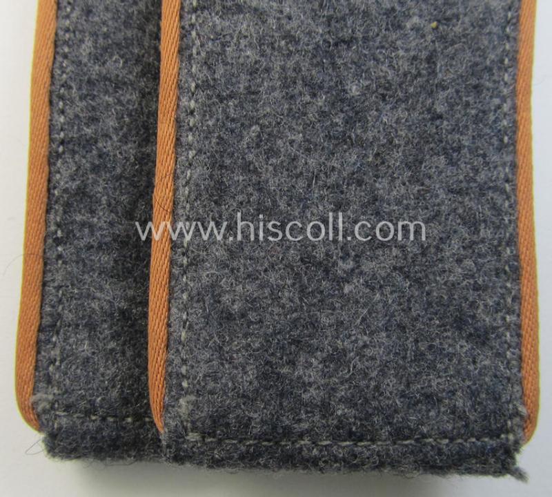 Attractive - and fully matching! - pair of WH (Luftwaffe) EM-type shoulderstraps as piped in the light- ie. rust-brown- (ie. 'hell- o. kupferbrauner'-) coloured branchcolour as was intended for a: 'Soldat der LW-Nachrichten-Truppen'