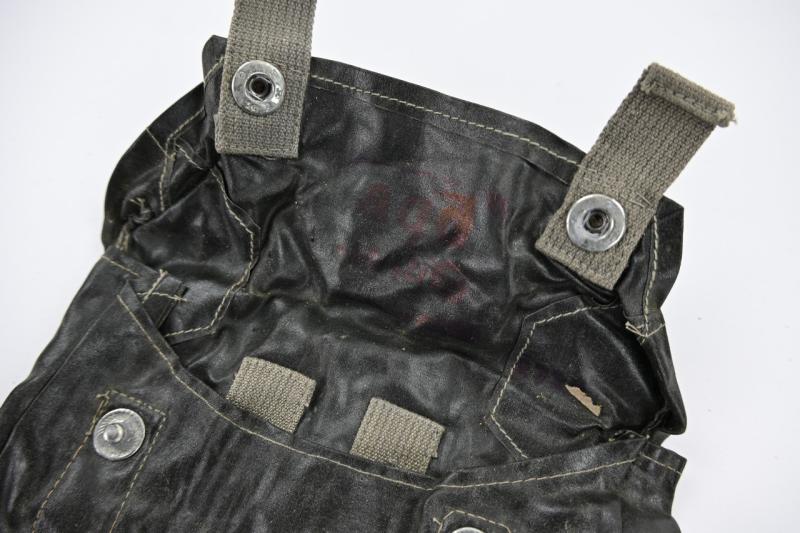 German WH M31 Gascape Pouch
