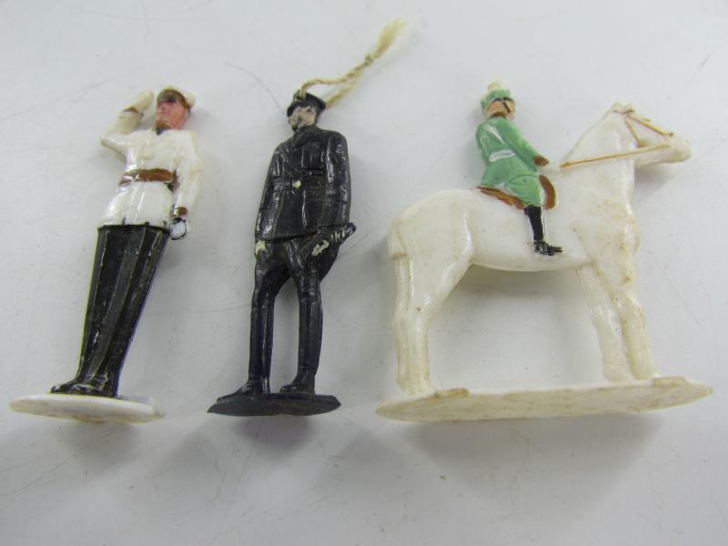 Small lot of WHW 'Tag der deutschen Polizei' Figures