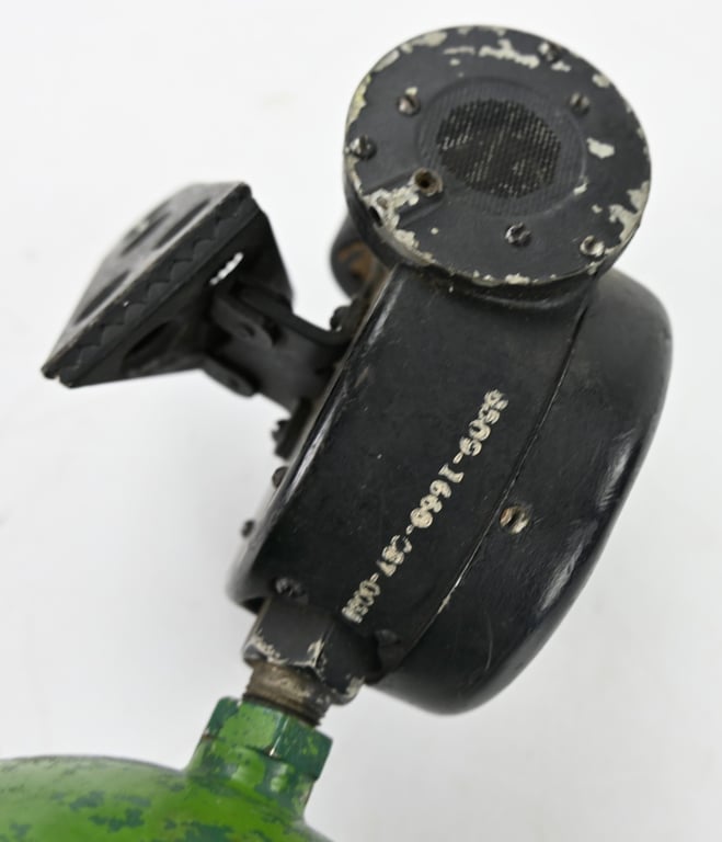 USAAF Oxygen bottle A-4 Green Apple