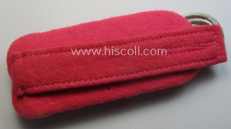 Single, WH (Heeres) 'cyphered' officers'-type shoulderboard as were intended for usage by a: 'Major eines Panzer-Instandsetzungs-Abtlgs.'