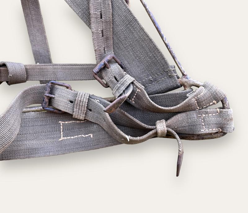 Tan Late-War 'Tragegestell' -1945-