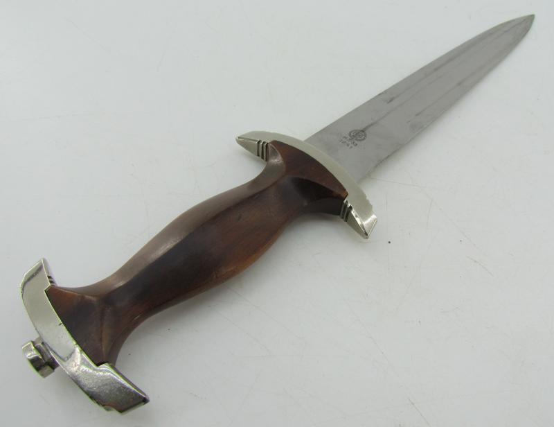 SA Dagger by M7/33 – F.W. Höller with Three Piece Hanger