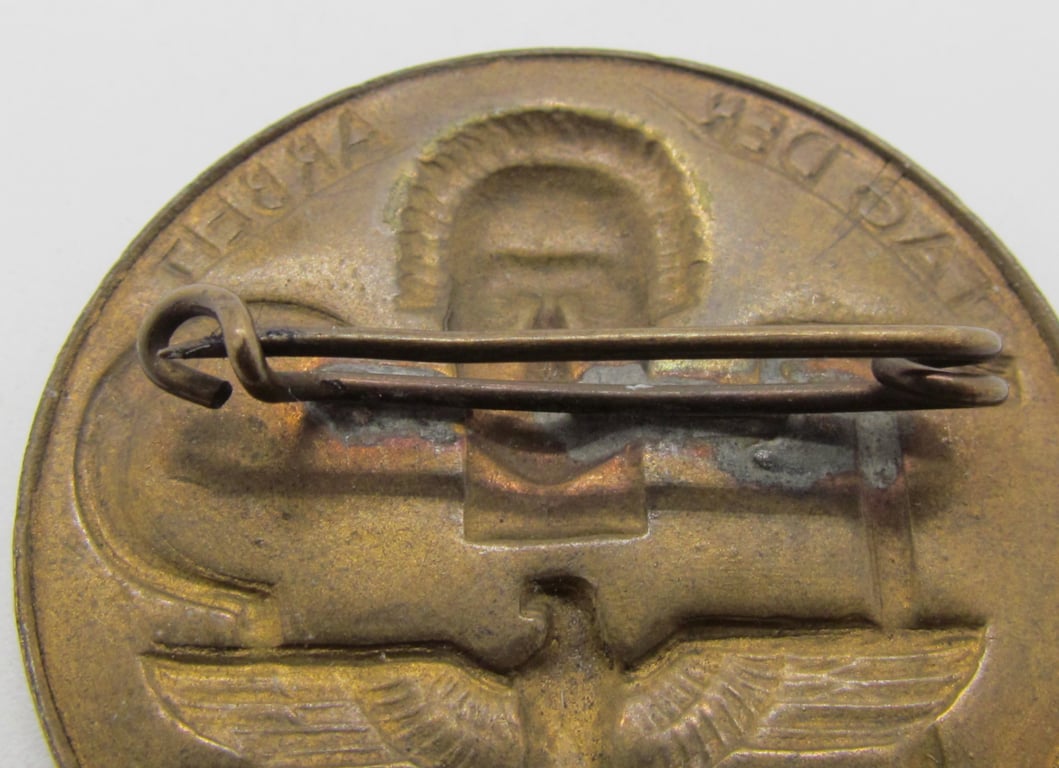 1 Mai commemorative badge. International worker's day Badge 1934