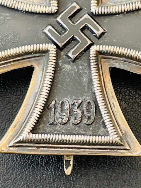 WWII GERMAN 1939 IRON CROSS 1ST CLASS BY RUDOLF WACHTLER