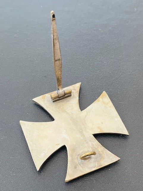 WWII GERMAN 1939 IRON CROSS 1ST CLASS BY RUDOLF WACHTLER