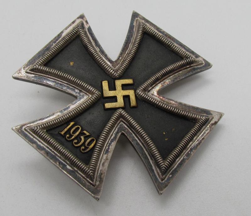 Iron cross 1st class ( EK1 )  "L/19" Brass Core in Case