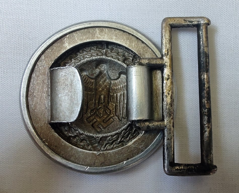 German officer 2 piece buckle ('Ausgeh-Koppelschloss für Heer Offizier')