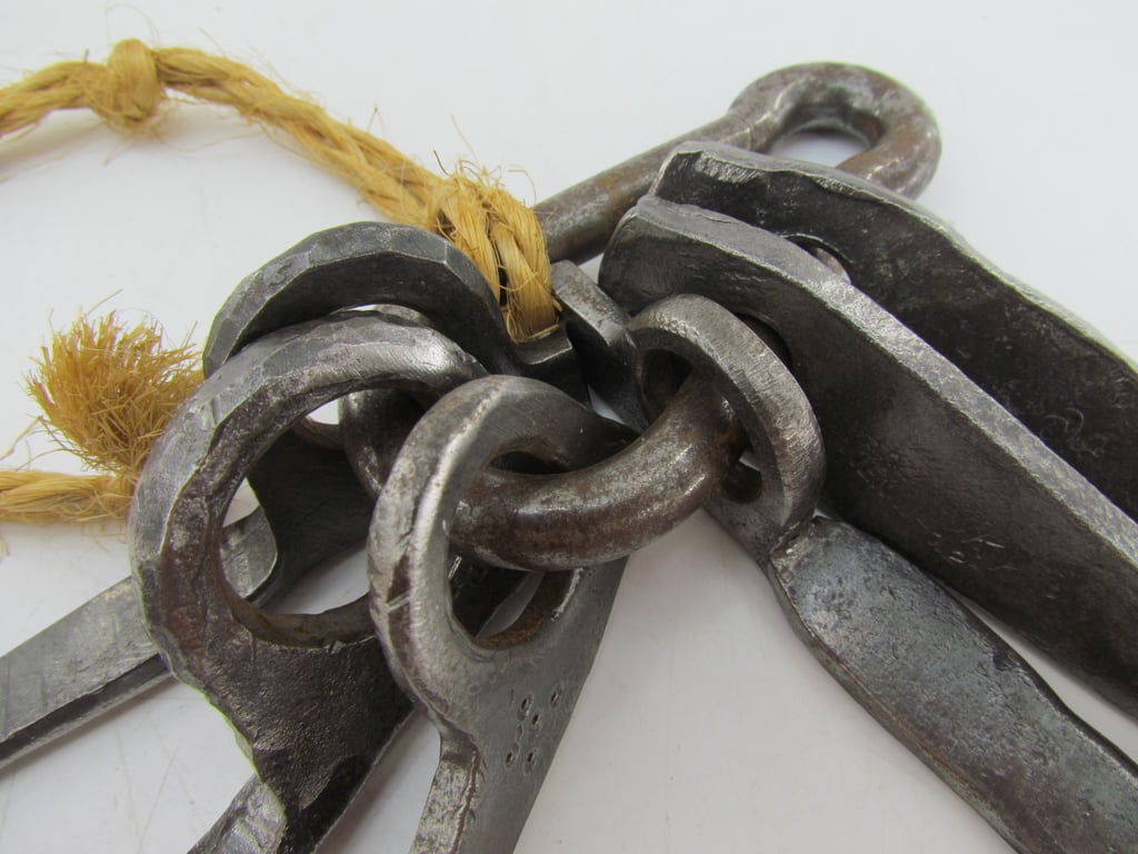 Wehrmacht Gebirgsjäger Climbing Carabiner with Six Assorted Pitons