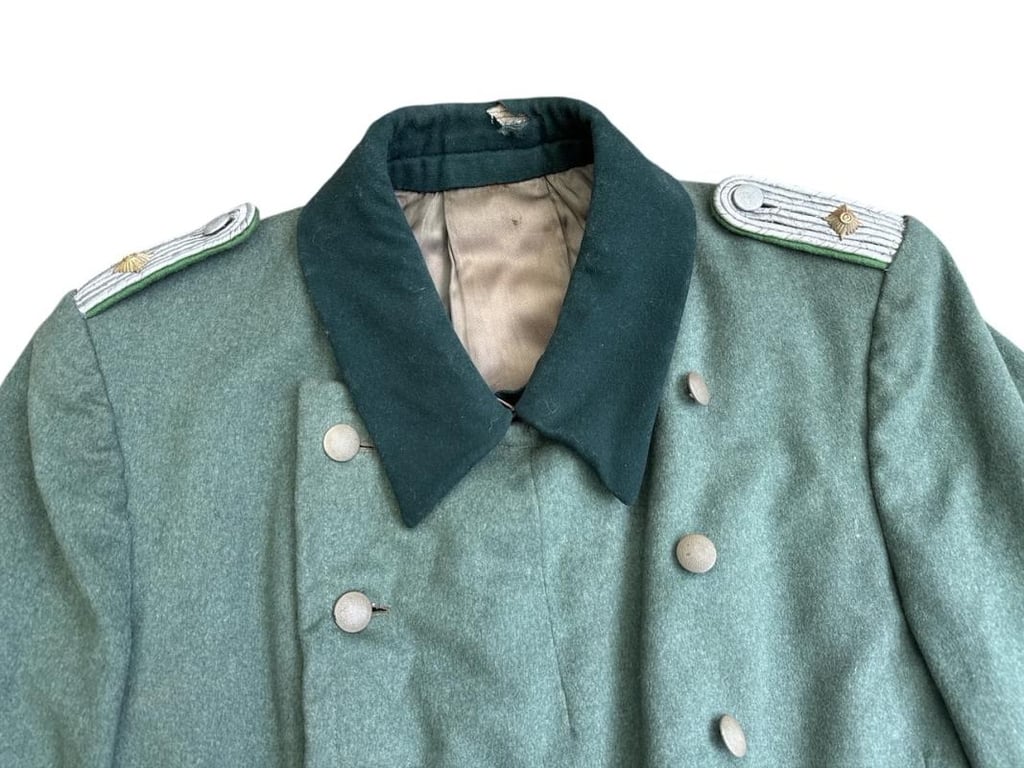 Wehrmacht ( Heer ) mountain trooper ‘Gebirgsjäger’ Oberleutnant  M36 Greatcoat