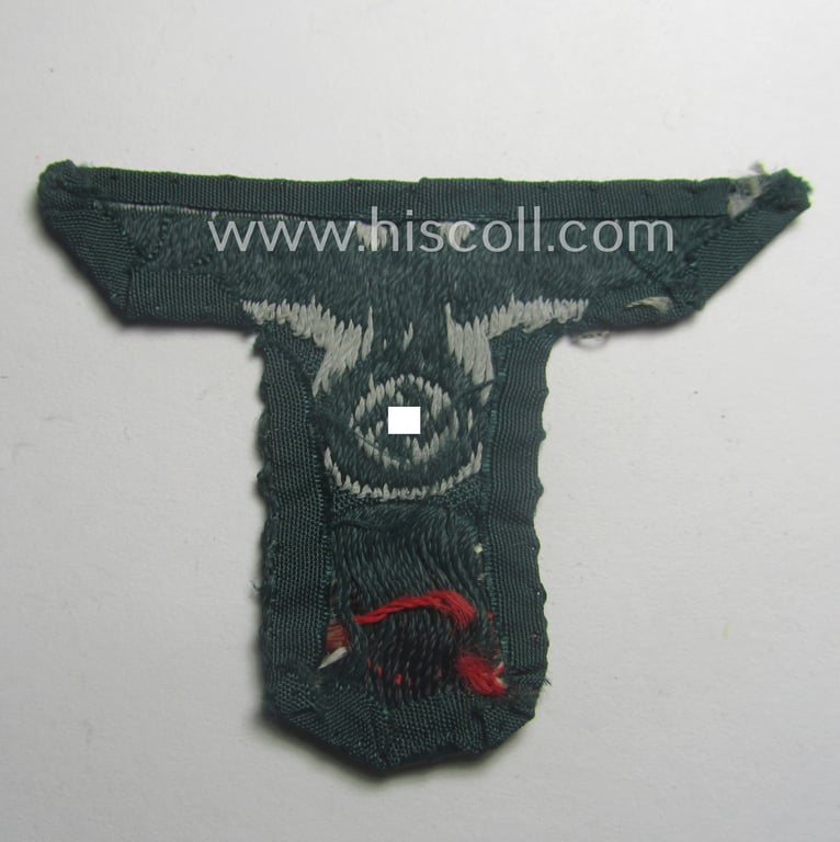 Superb - and rarely encountered! - WH (Heeres), EM/NCO-pattern, so-called: 'T-shaped'-cap-eagle/cocarde (ie. cap-trapezoid) of the 'M41'-pattern as was specifically produced for usage on the (early-pattern!) 'Gebirgsjäger'-field-caps