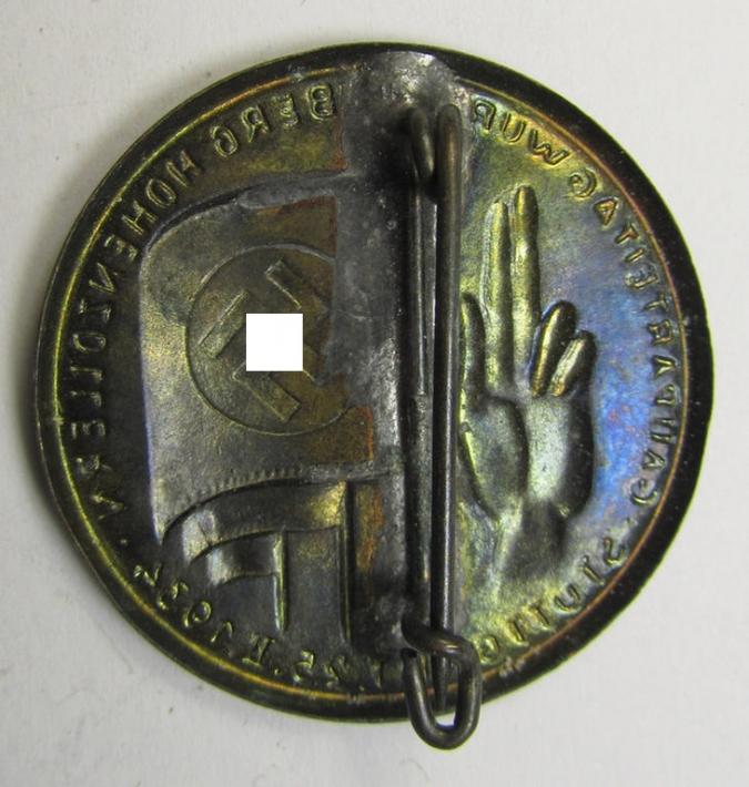 Commemorative - copper-based-, N.S.D.A.P.-related 'tinnie', being a non-maker-marked example depicting an upright hand and various 'swastika'-banners surrounded by the text: 'Gauparteitag Württemberg Hohenzollern - Stuttgart - 25.2.1934'