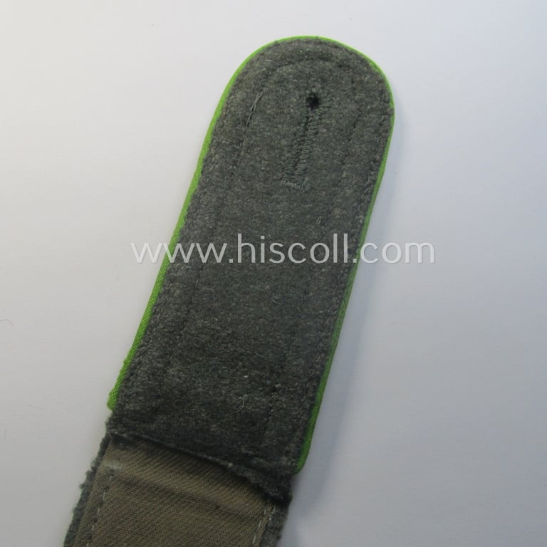 Single, 'M41 o. M43'-pattern WH (Heeres) NCO-type shoulderstrap: 'Uffz. der Panzer-Grenadier-Trpn.'
