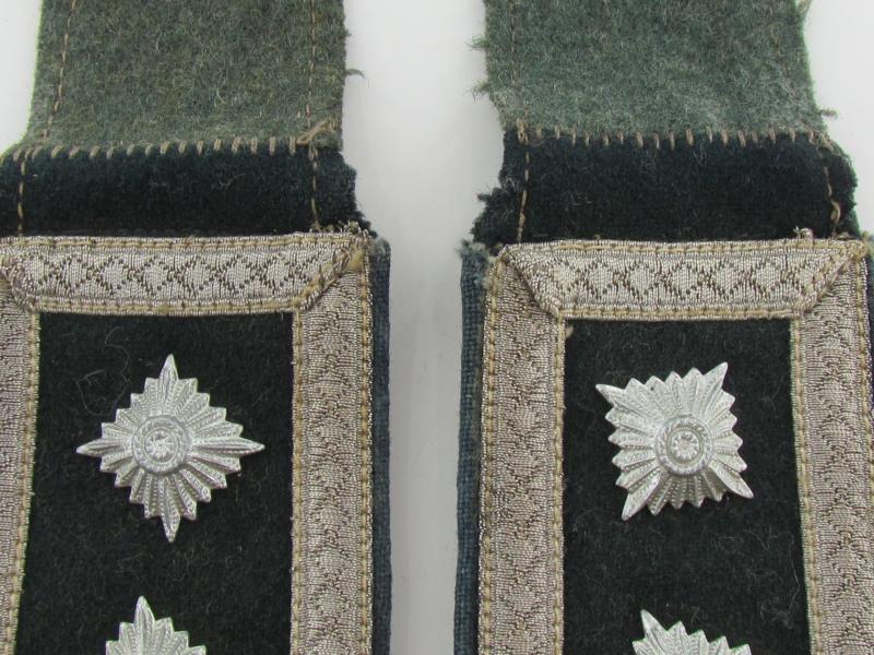 Wehrmacht ( Heer )Medical M36 shoulder boards Oberfeldwebel