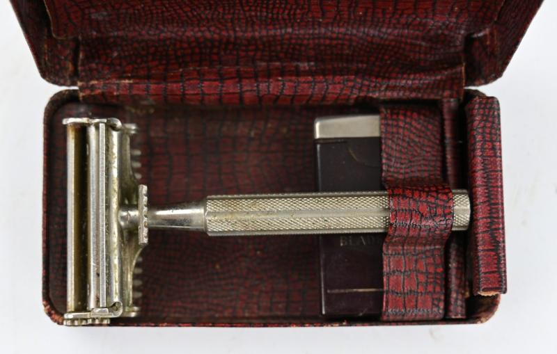 British WW2 Safety Razor Set