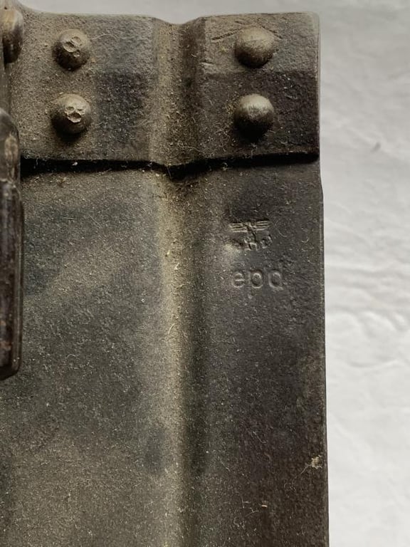 German Folding Shovel with Carrying Case, 1st Model -1941-