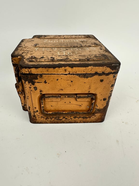 German Wehrmacht Zündmittel f je 9. S. Mi. 35 Tan