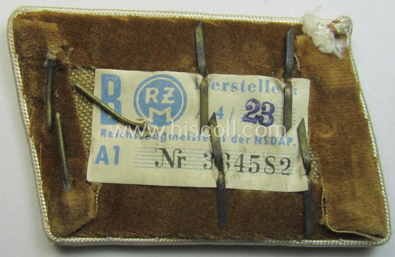 Fully matching pair of N.S.D.A.P.-type collar-patches (ie. 'Kragenspiegel für pol. Leiter') being a pair as was intended for an: 'N.S.D.A.P.-Gemeinschatsleiter' at 'Kreis'-level that still retains its period-attached 'RzM'-etiket